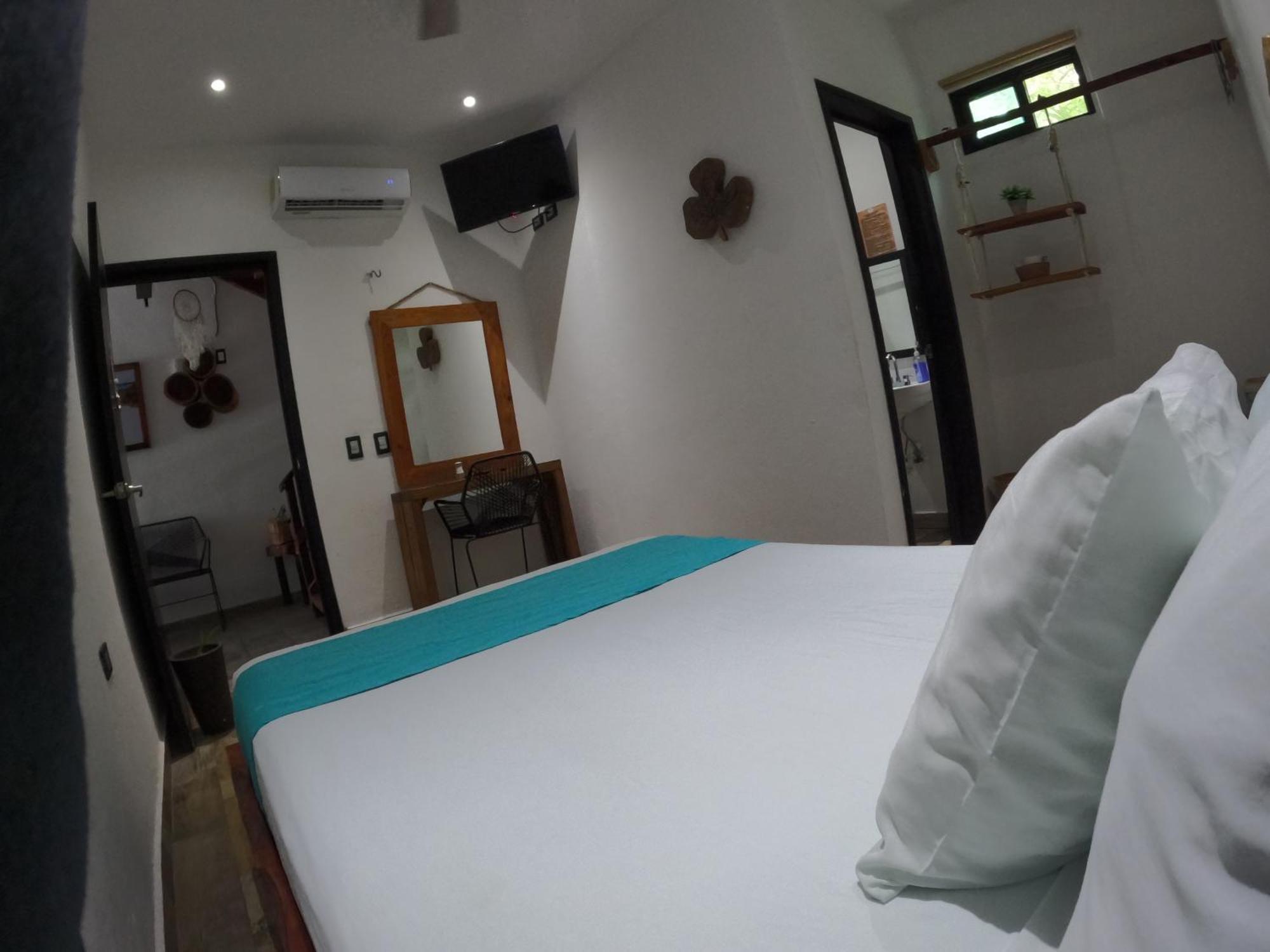 Hotel Y Beach Club Casa Mia Xulha -Bacalar Xul-Ha Exteriör bild
